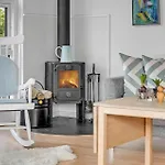 3 Bedroom Awesome In *