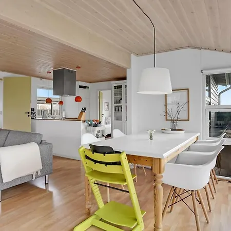 Hébergement de vacances 3 Bedroom Awesome In *