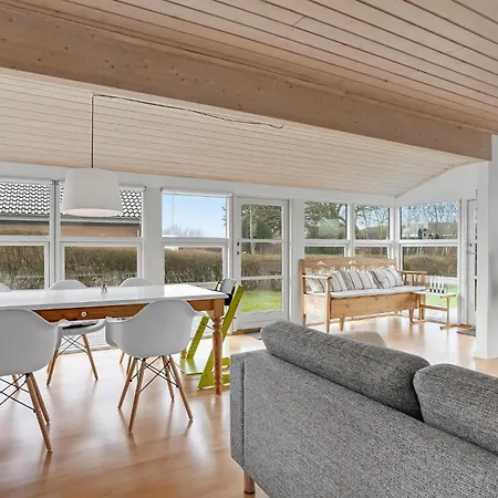 3 Bedroom Awesome In *