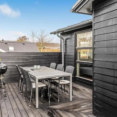 3 Bedroom Awesome In * Egernsund