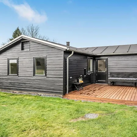 3 Bedroom Awesome In Egernsund